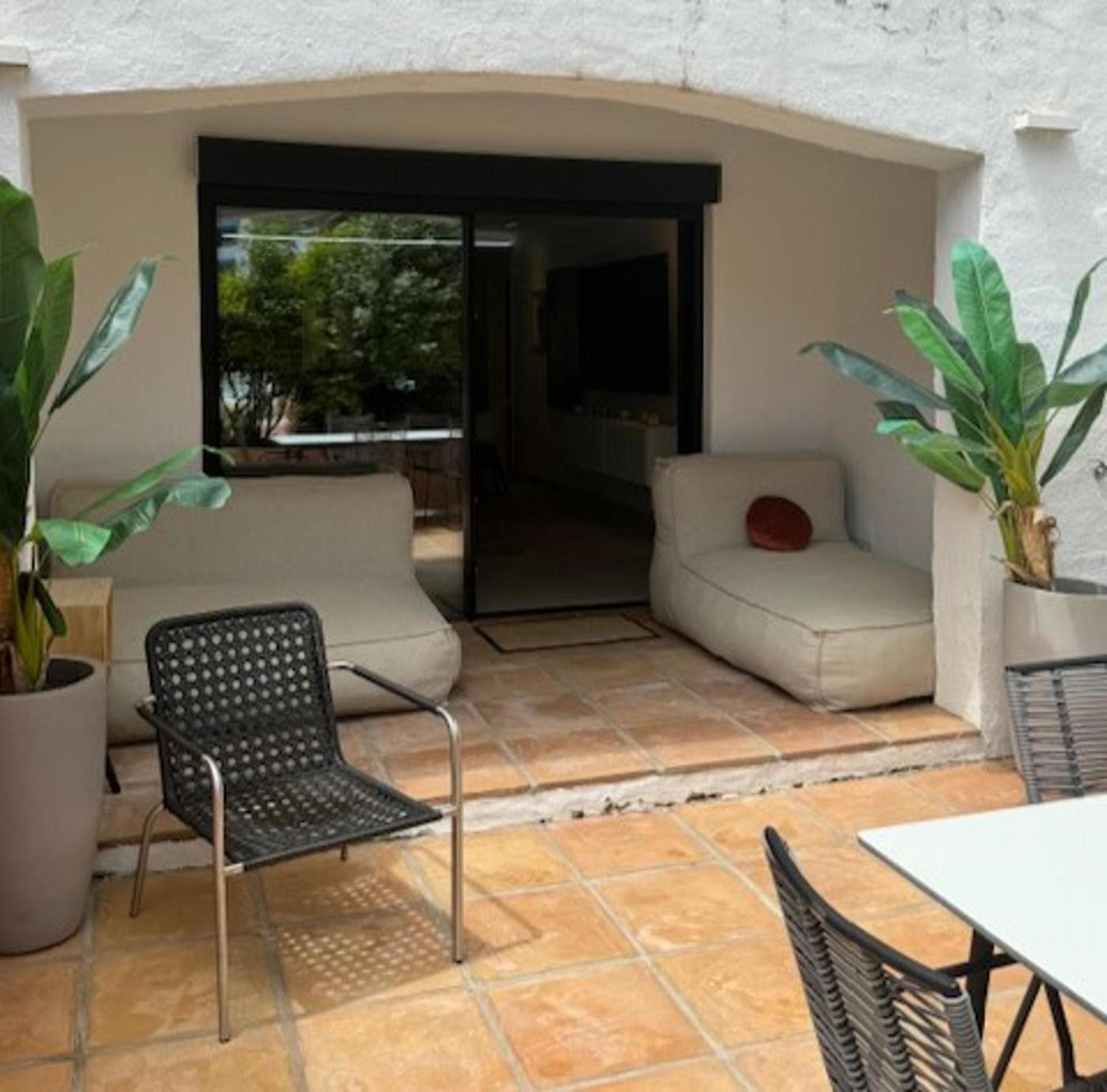 Luxurious In Puerto Banus Apartment